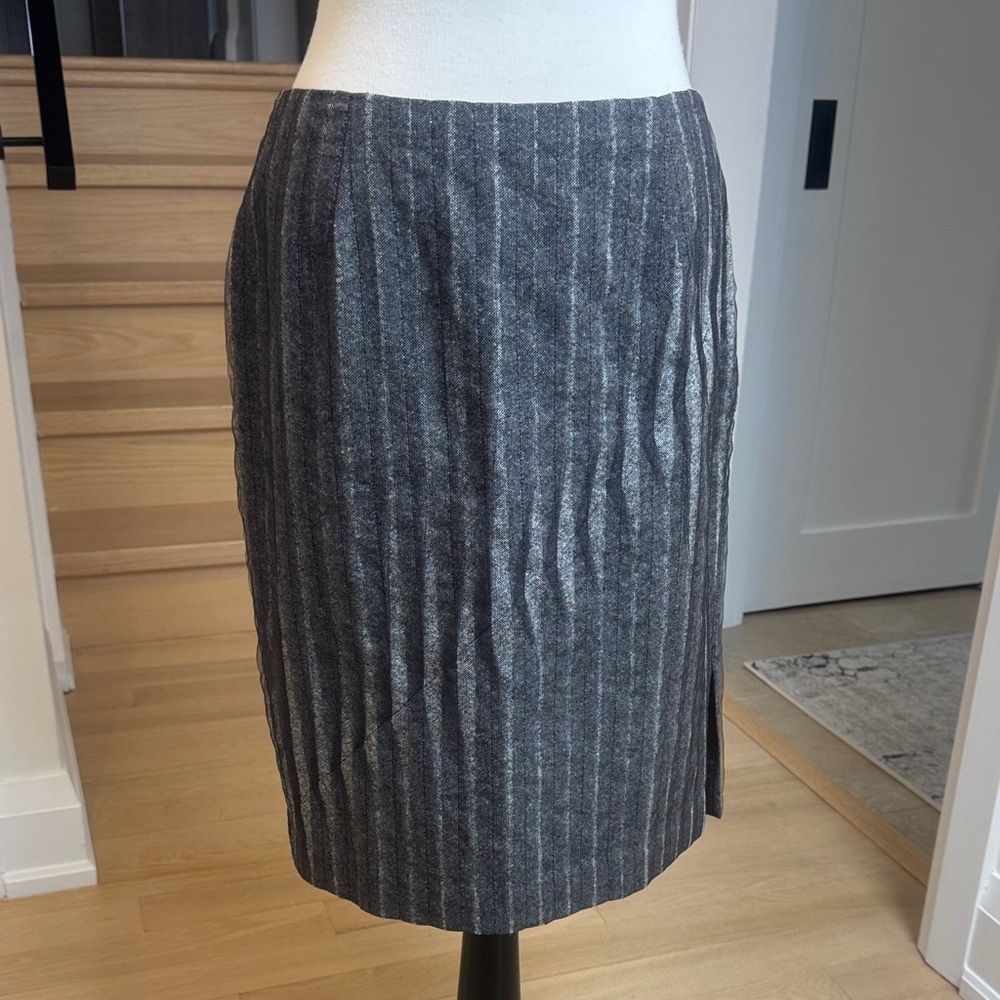 NWOT Joeffer Caoc Grey Pinstripe Pencil Skirt – Size 10 – Wool Blend